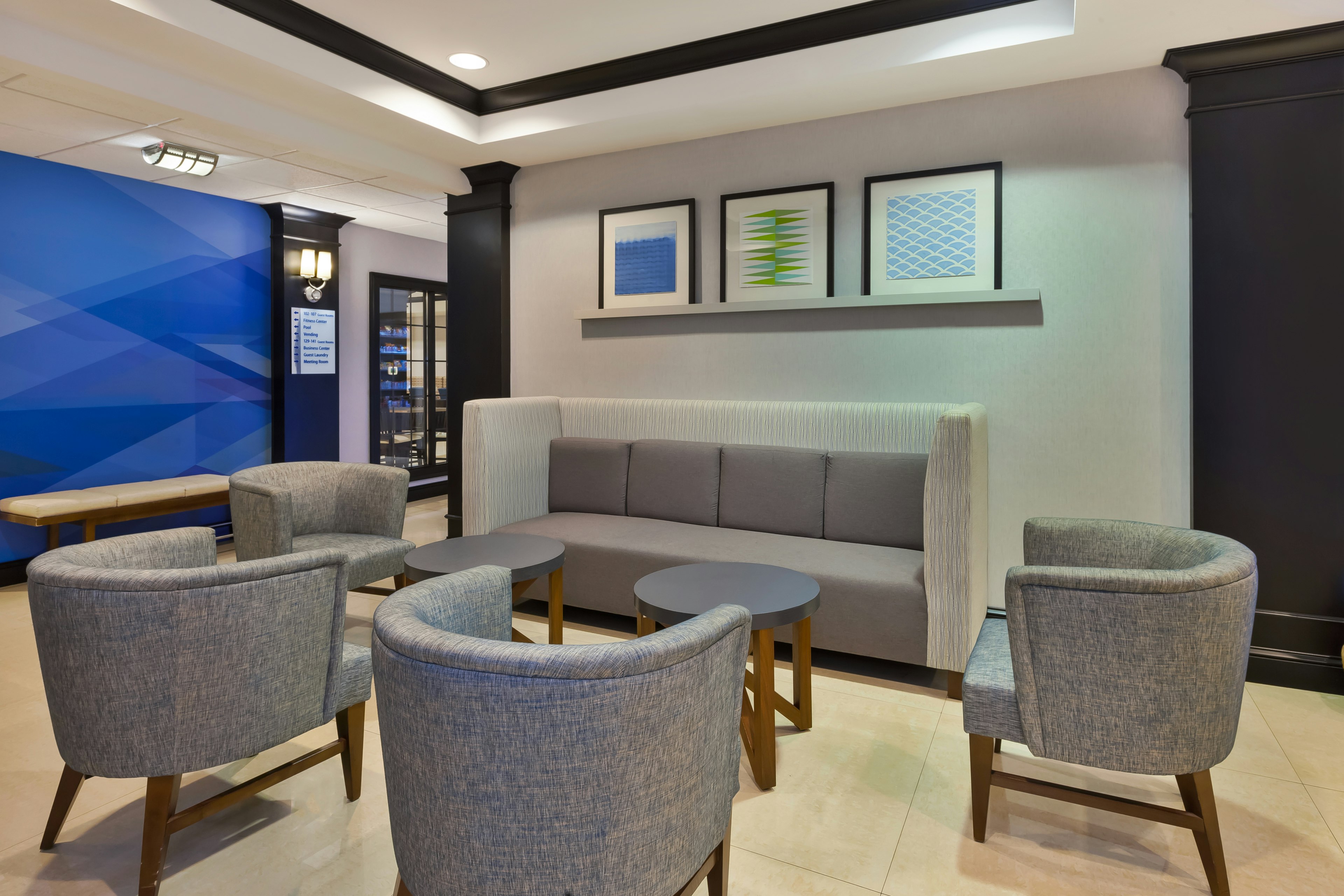 Holiday Inn Express Suites Warminster Horsham 43/63