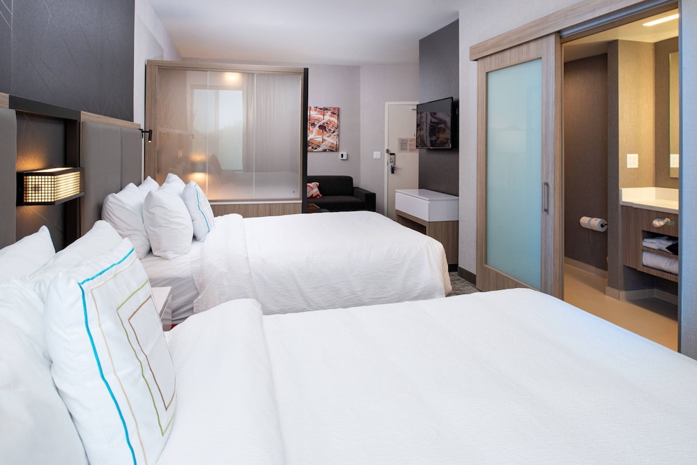 SPRINGHILL SUITES KANSAS CITY NORTHEAST 8/36
