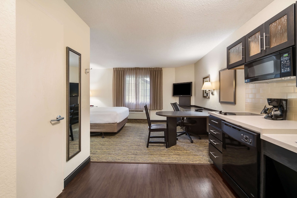 Sonesta Simply Suites Hampton 30/47