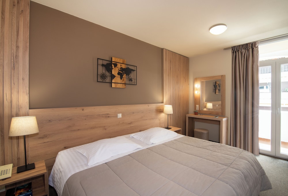 Marina Alimos Hotel Apartments 6/50