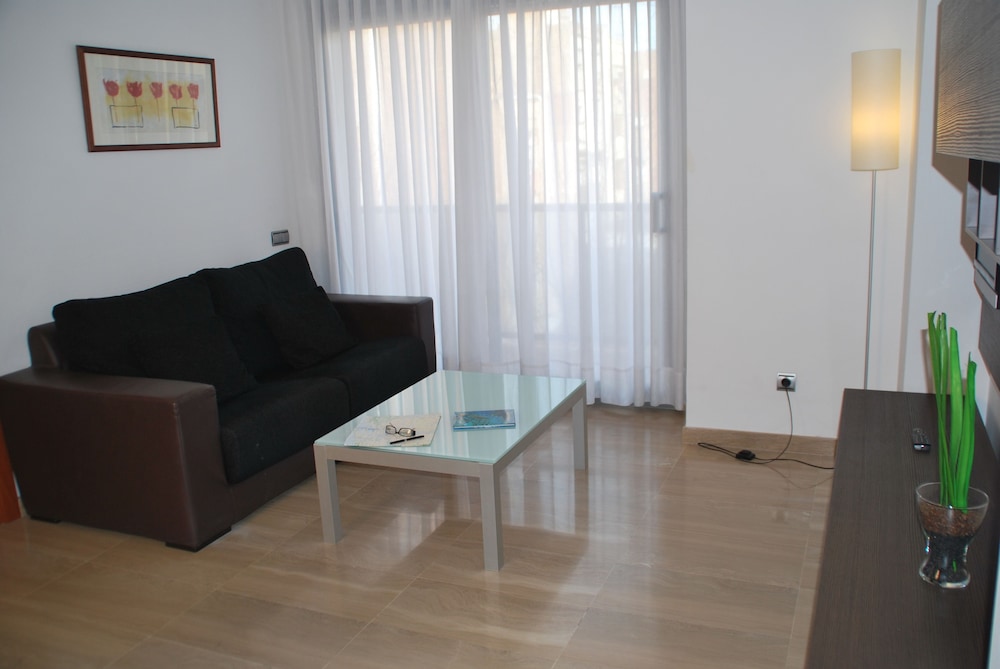 APARTAMENTS INDEPENDENCIA 8/19