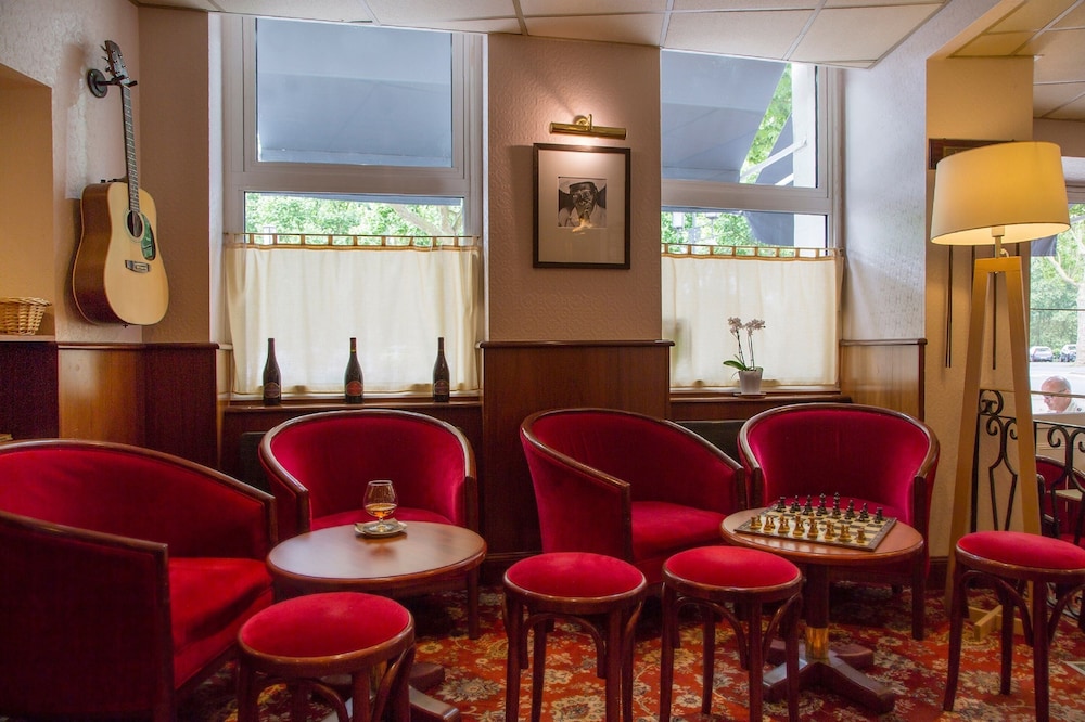 The Originals City Hotel Le Lion Dorr Chinon Inter Hotel 39/76