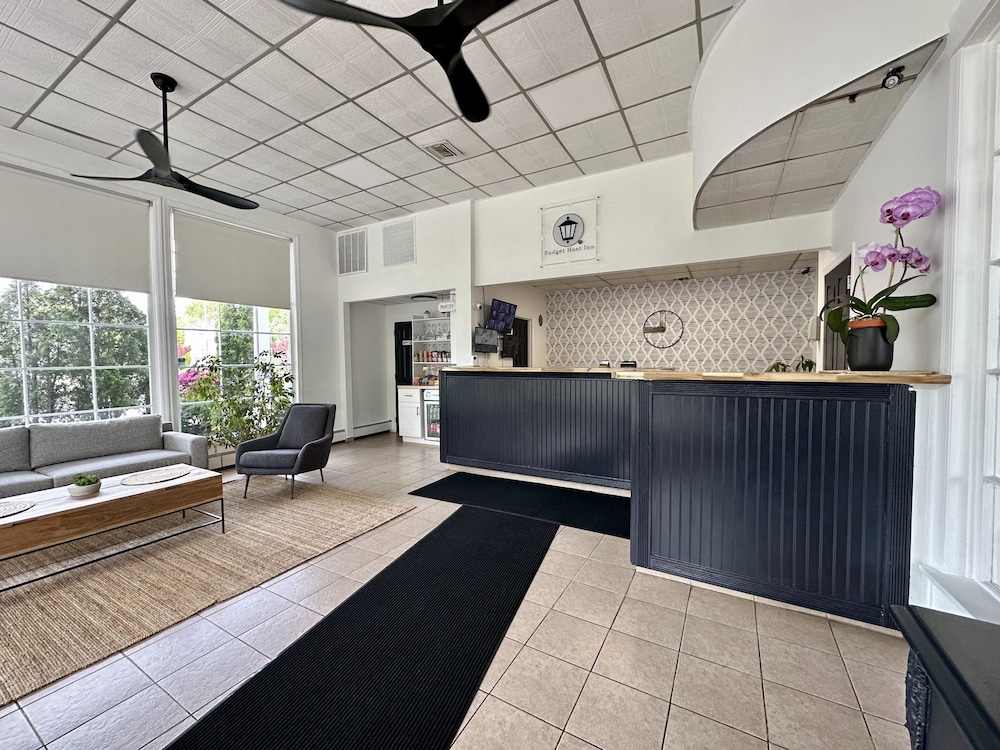 Budget Host East End Hotel In Riverhead 4/38