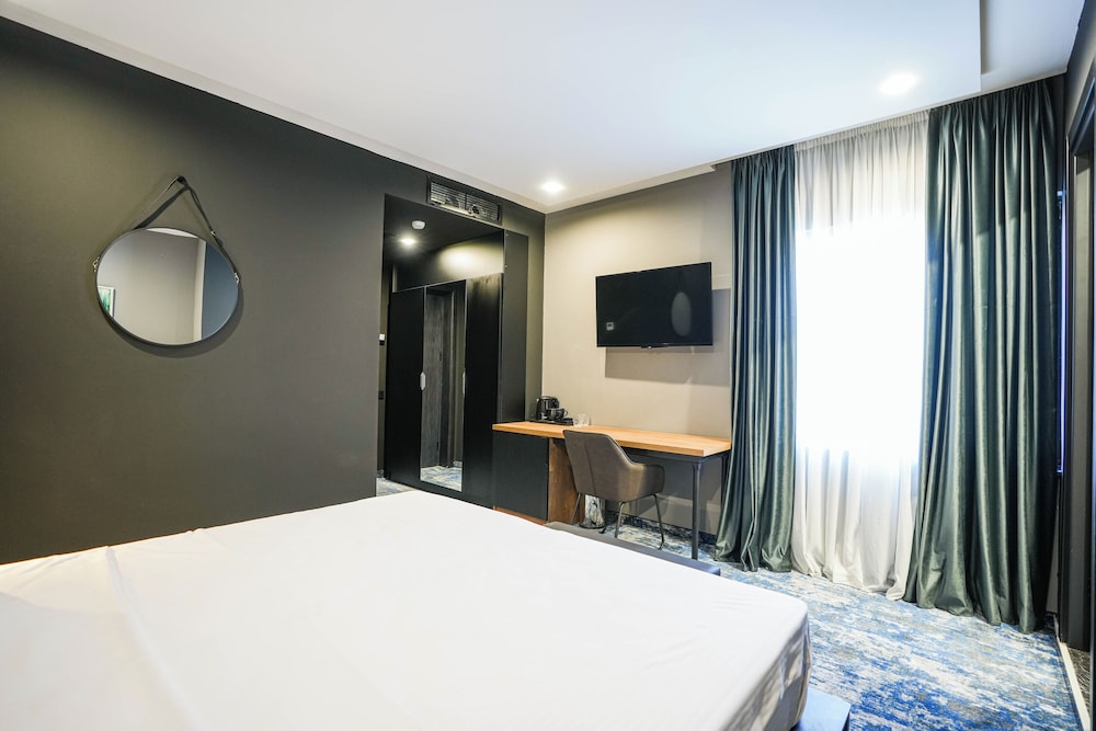 SUPERIOR, DOUBLE BED