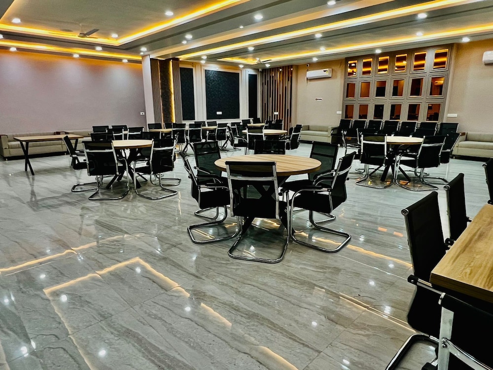 R.G Bilkha Hotel and Resorts 30/47