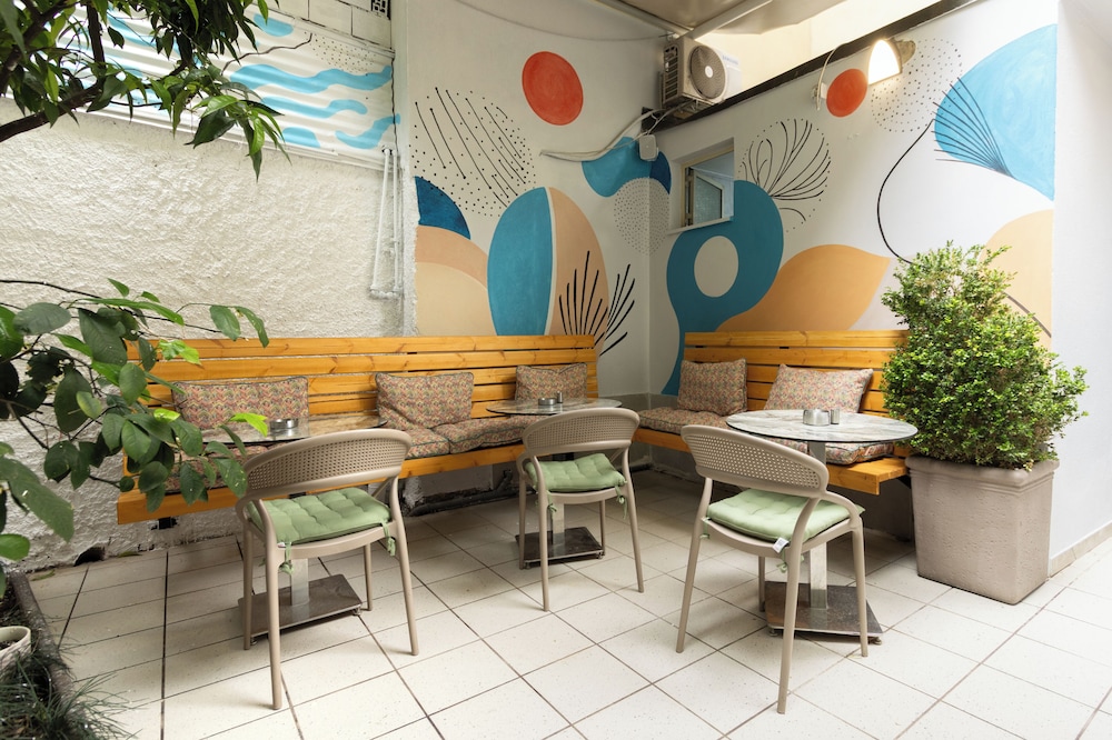 GOLDEN CITY HOTEL 45/66