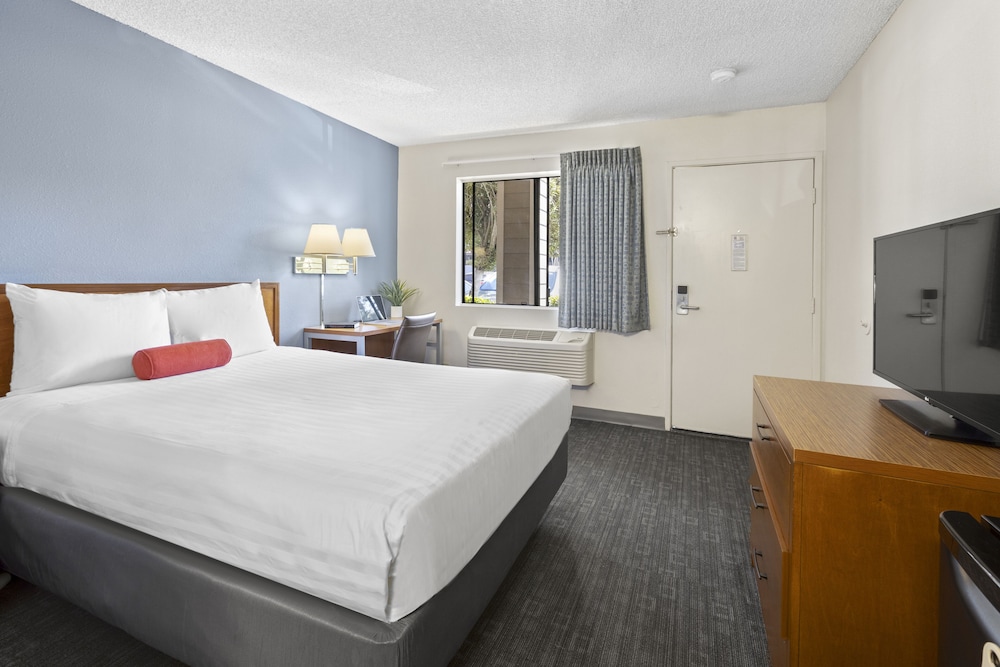 Good Nite Inn Calabasas 8/29