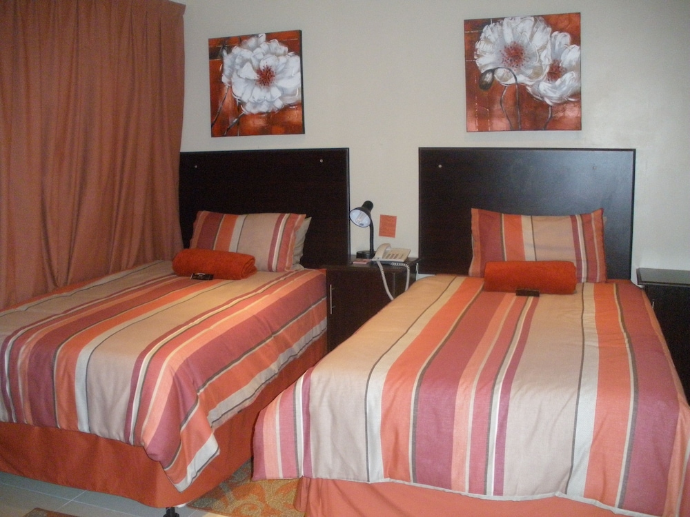 Jay and Bee Guest House 3/33