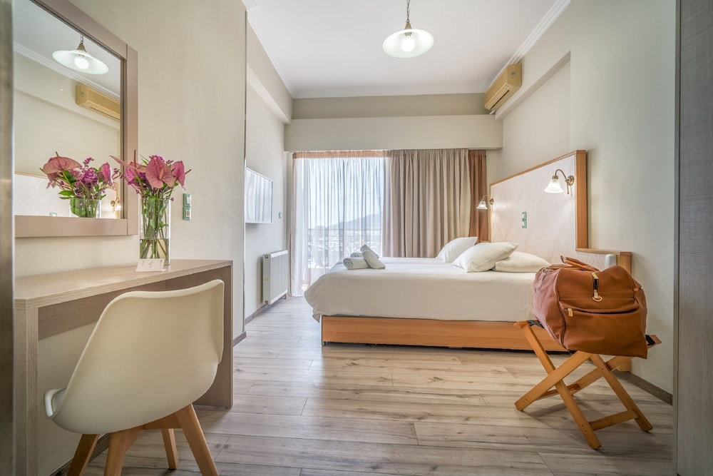 Phoenix Hotel 21/70