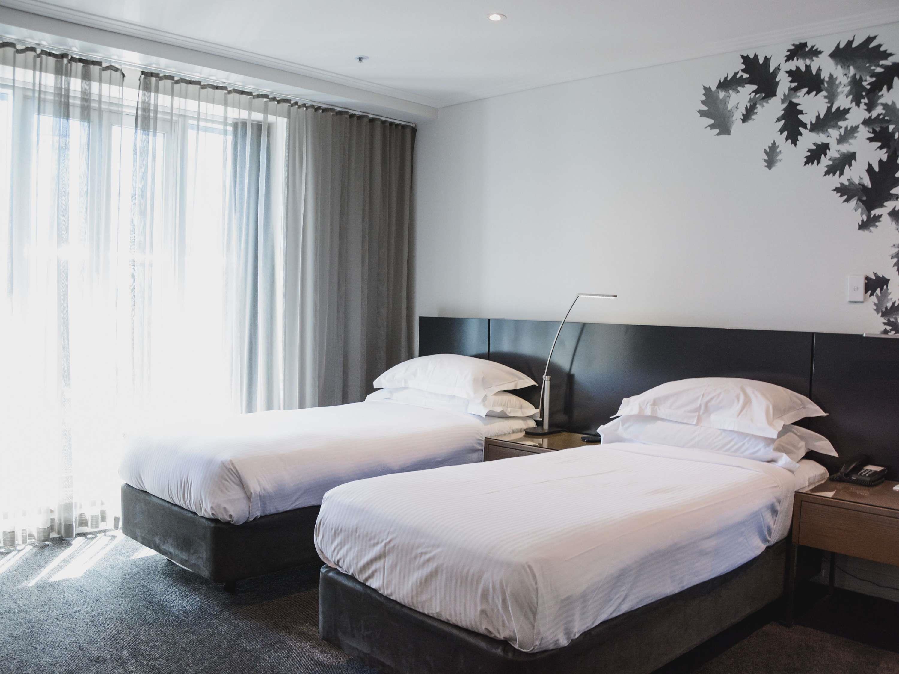 1 BEDROOM, APARTMENT, KING BED, KITCHENETTE