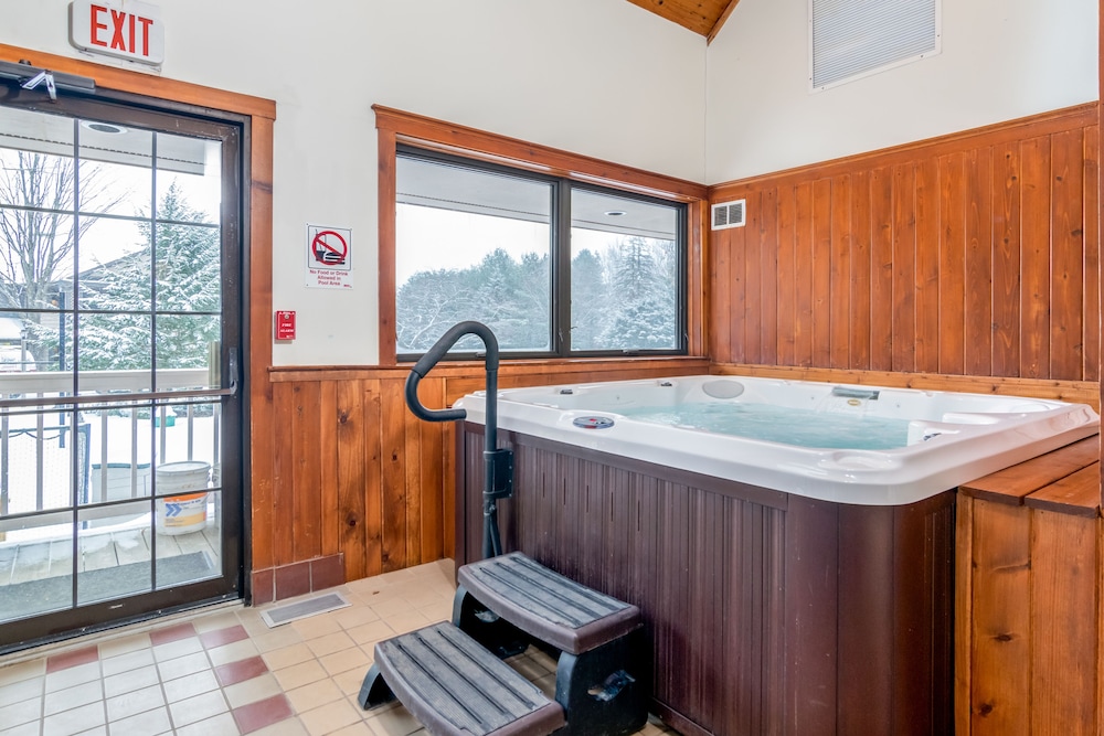 Grey Fox Inn Resort 35/66
