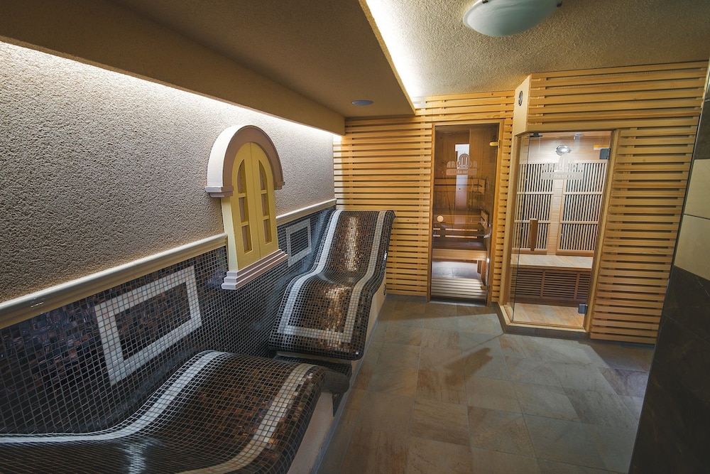 Arkada Hotel 35/56