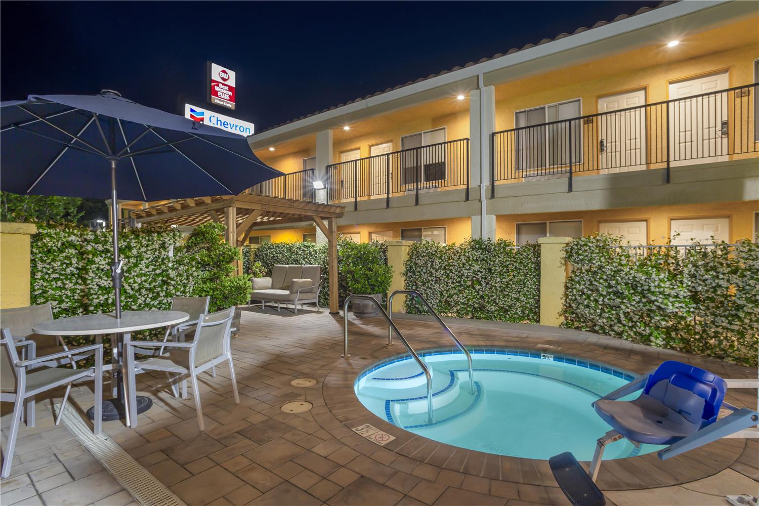 Best Western Plus Dixon Davis in DIXON - CA