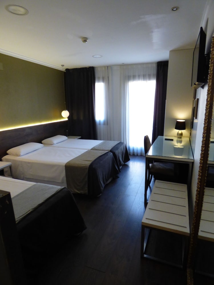 Hotel Moderno BCN 37/70