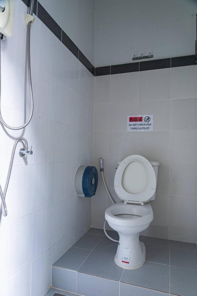 ASOKE MONTRI HOSTEL 49/50