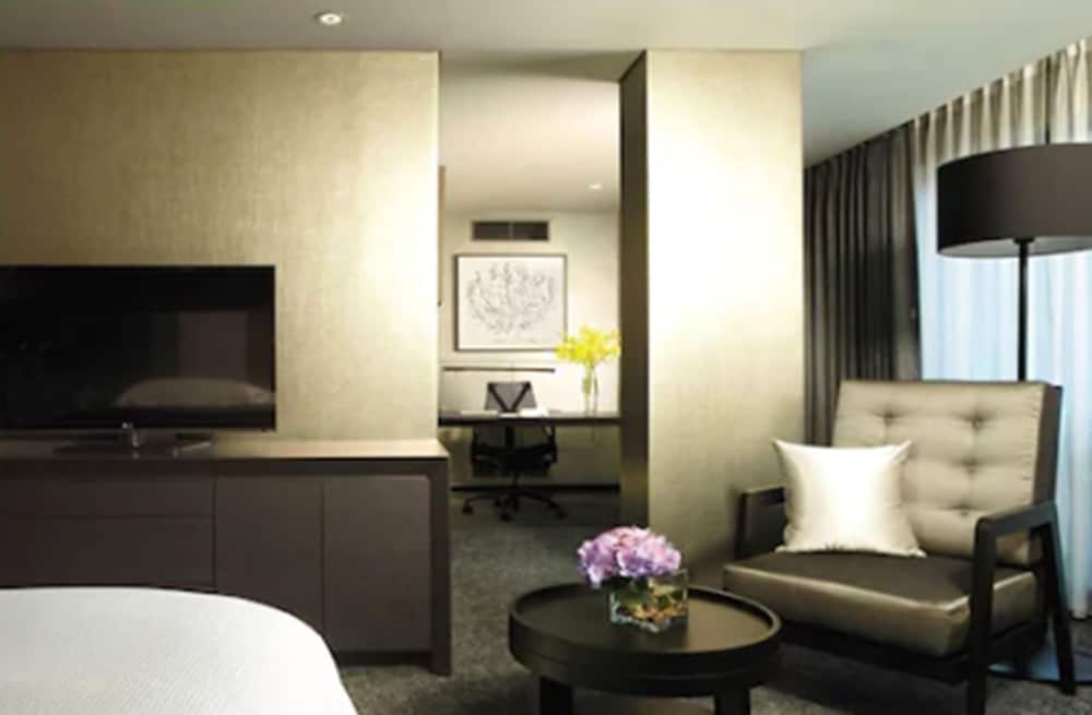 Swiss Grand Hotel 26/42
