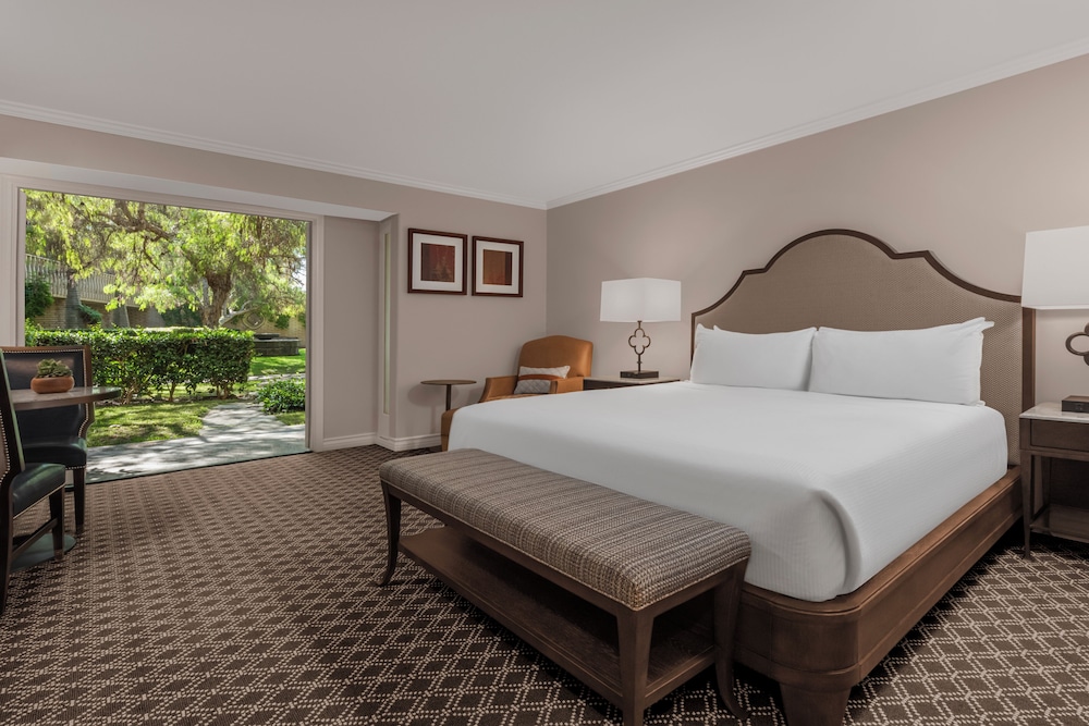 Room, King Bed, Resort View, Patio, Accessible
