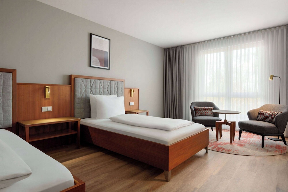ROOM, TWIN BEDS