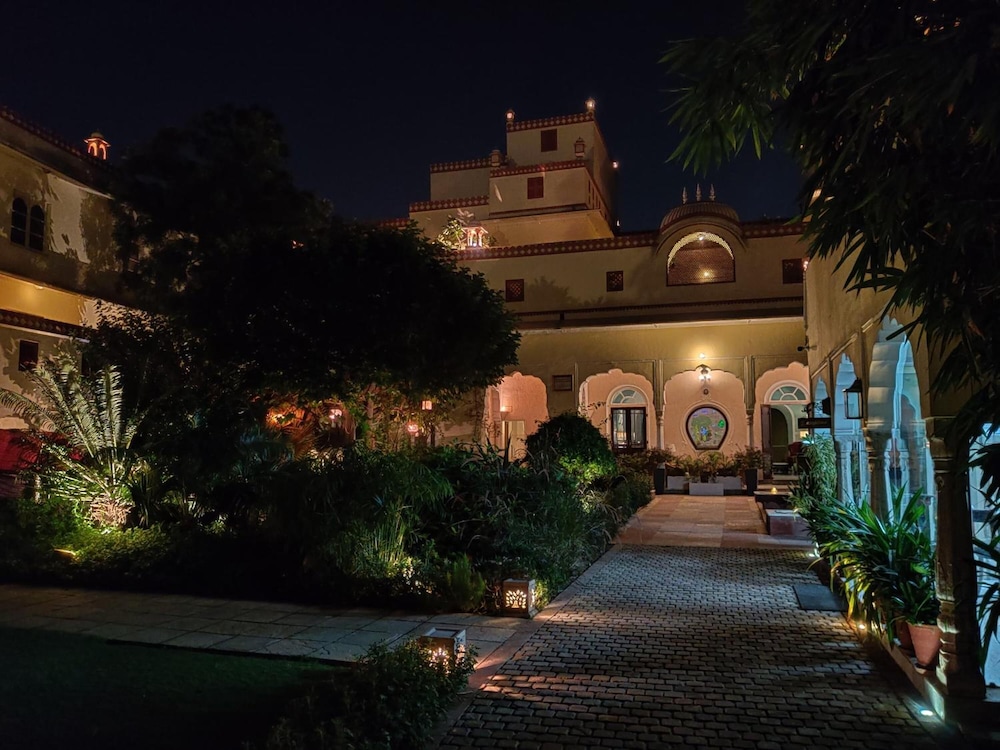 Mandawa Haveli 8/70