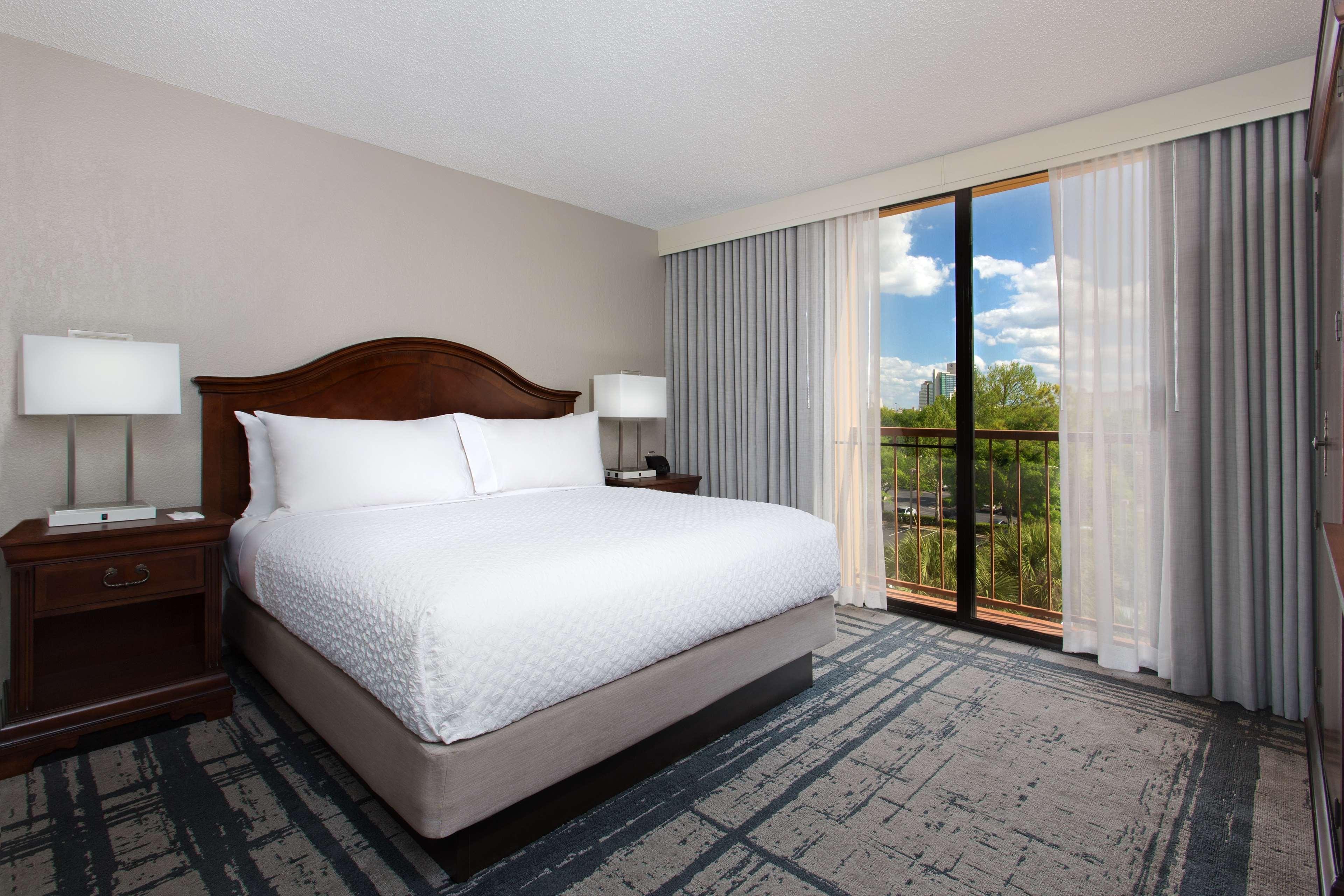 1 BEDROOM, PURE, WELLNESS, SUITE, KING BED, SOFA