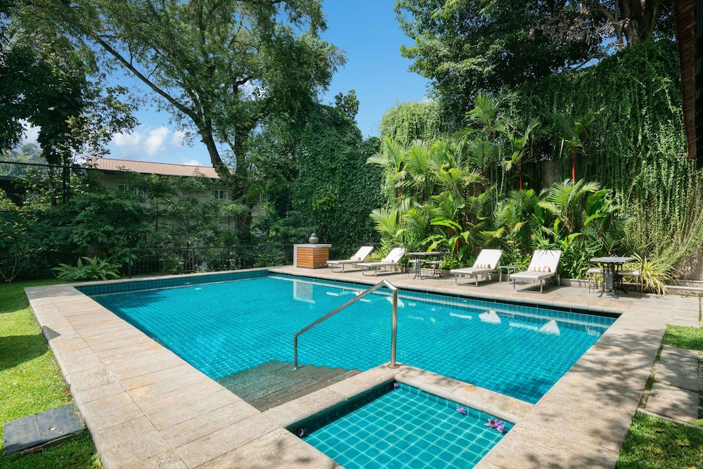 Taru Villas Kandy 18/50