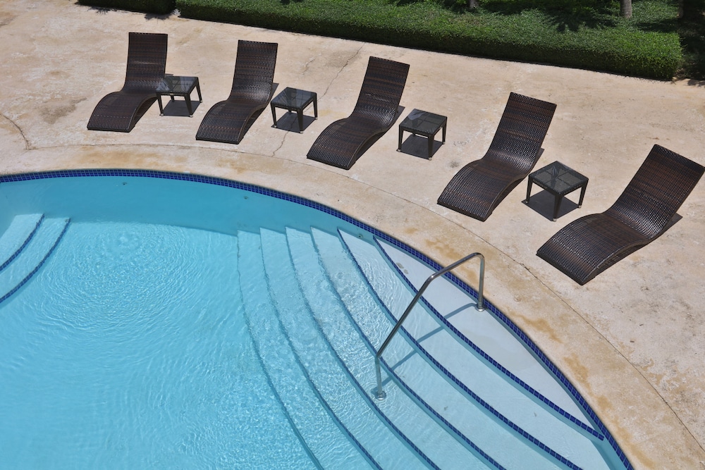 Sybaris Residences 2/50