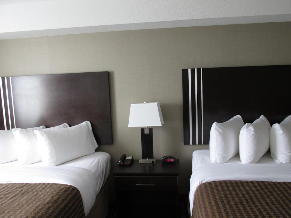 Sigma Inn & Suites Melville 7/28