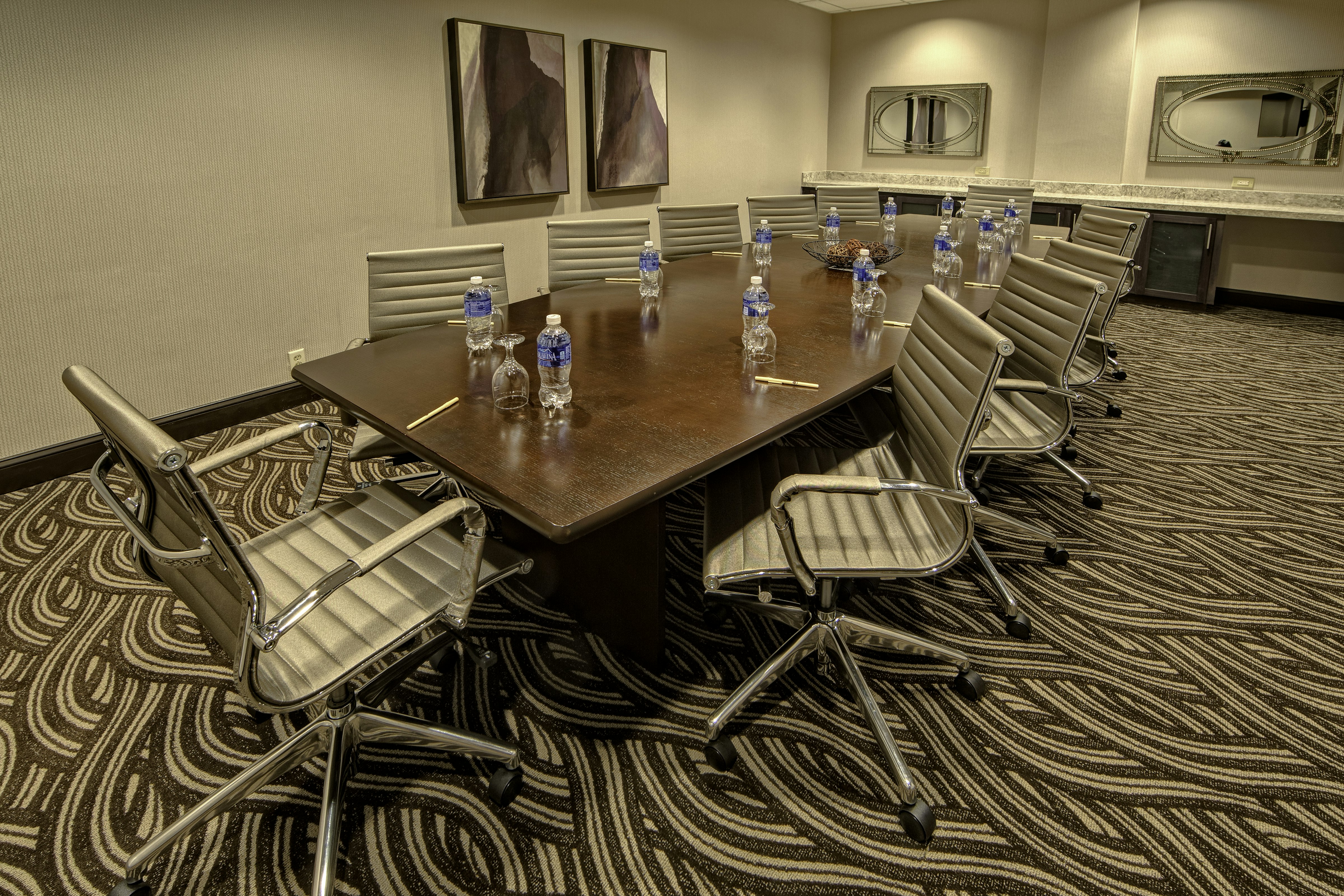 Doubletree By Hilton Hotel Decatur Riverfront 20/23