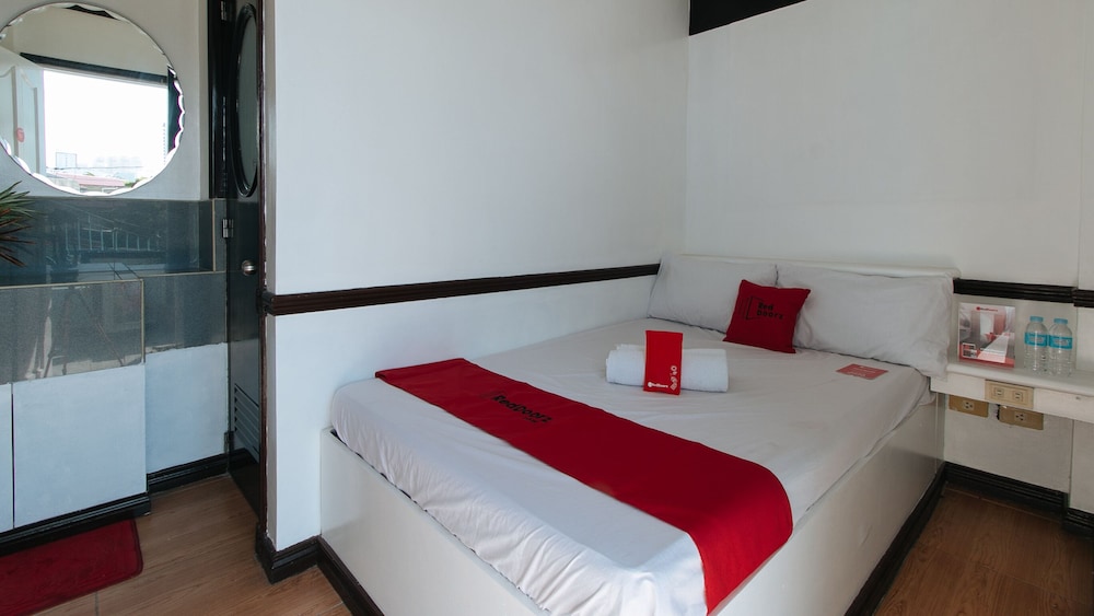 RedDoorz Plus @ Villa Gloria Taguig 9/21