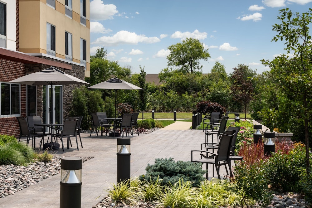 Fairfield Inn & Suites by Marriott Cleveland Tiedeman Road 22/26