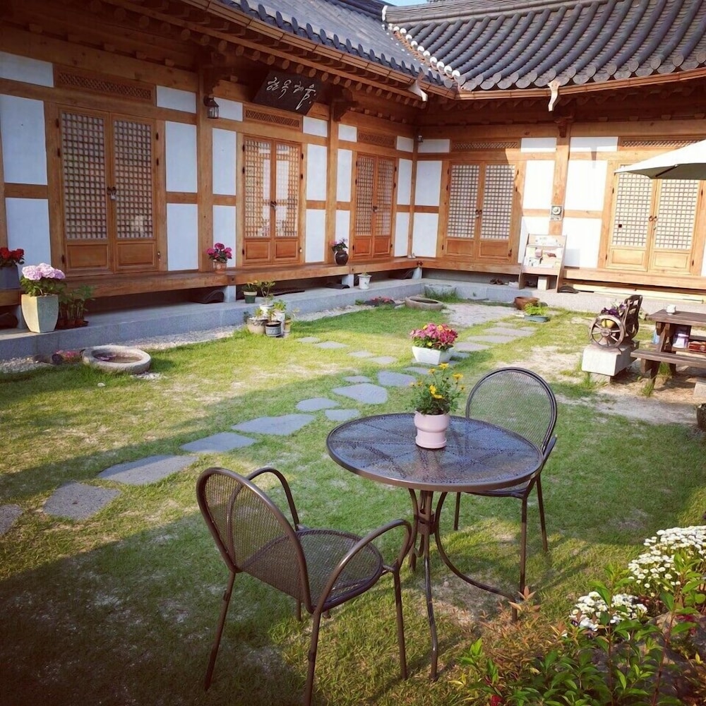 Hanok Hyeyum 41/50