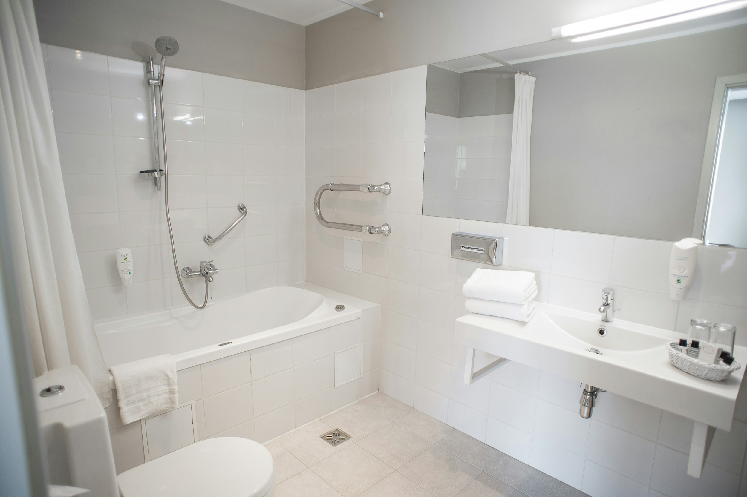 Rija Vef Hotel 34/35