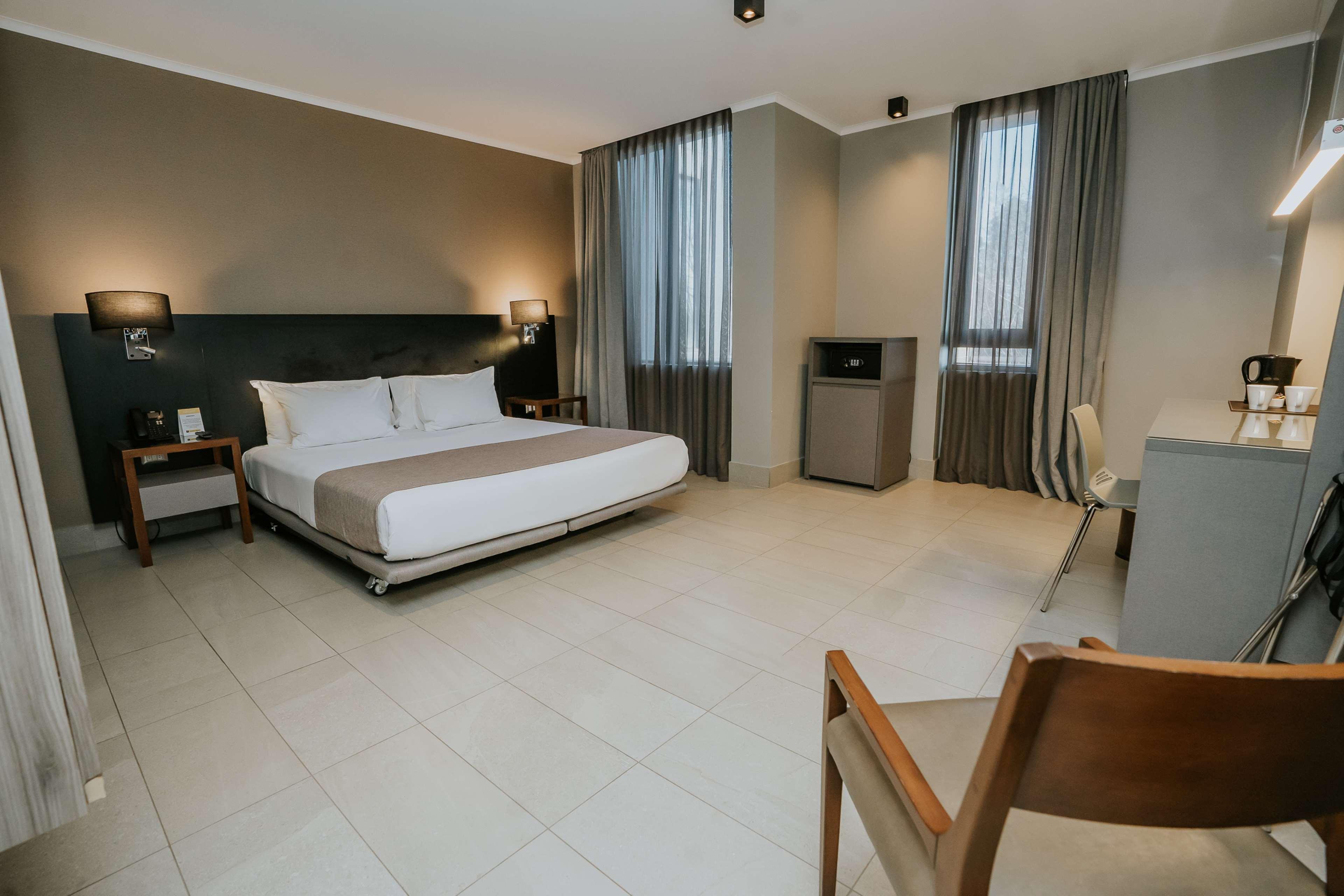 Room, King Bed