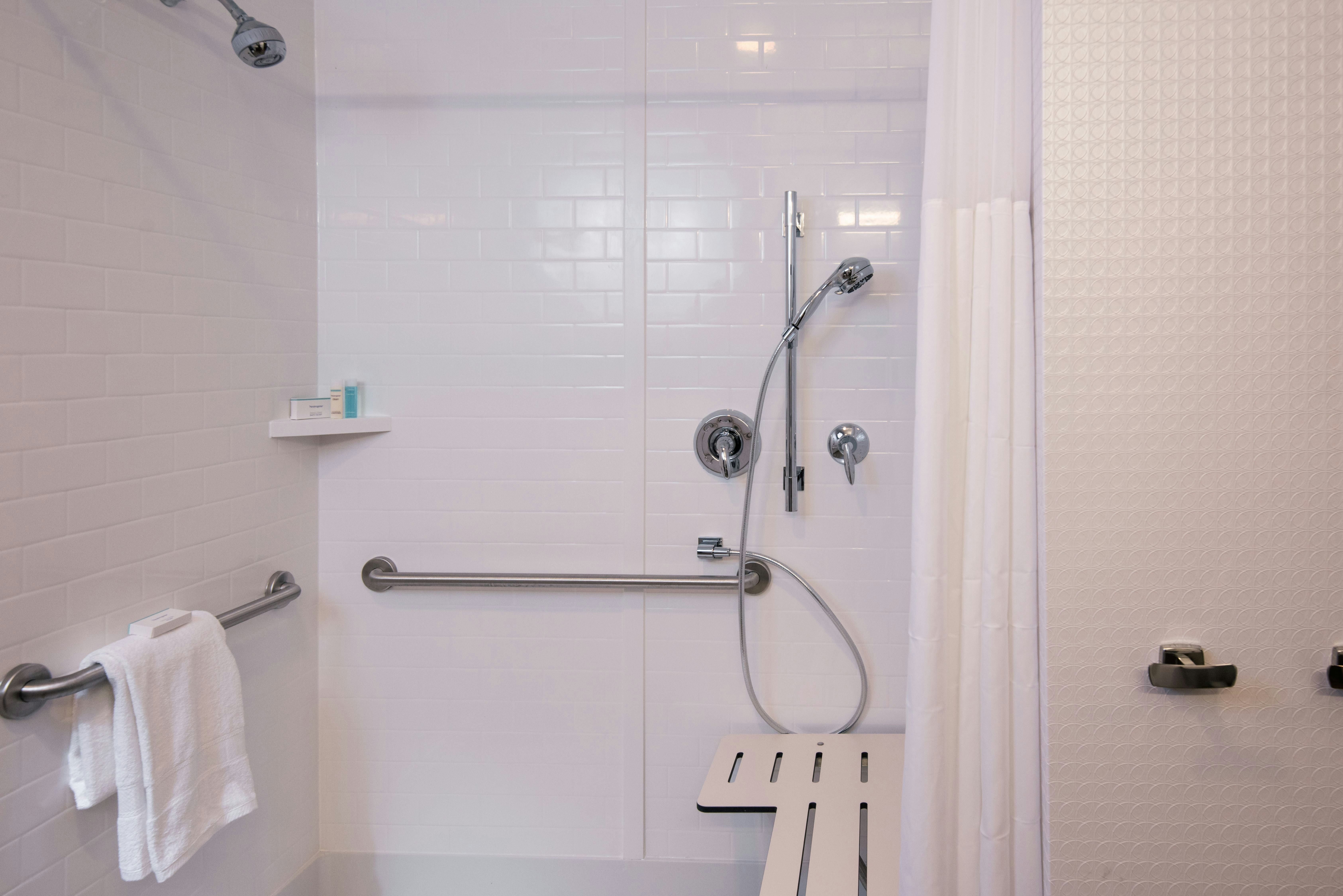 استوديو بسرير كينج لذوي الإعاقة، Hampton Inn Suites Wisconsin Dells Lake Delton 4/4