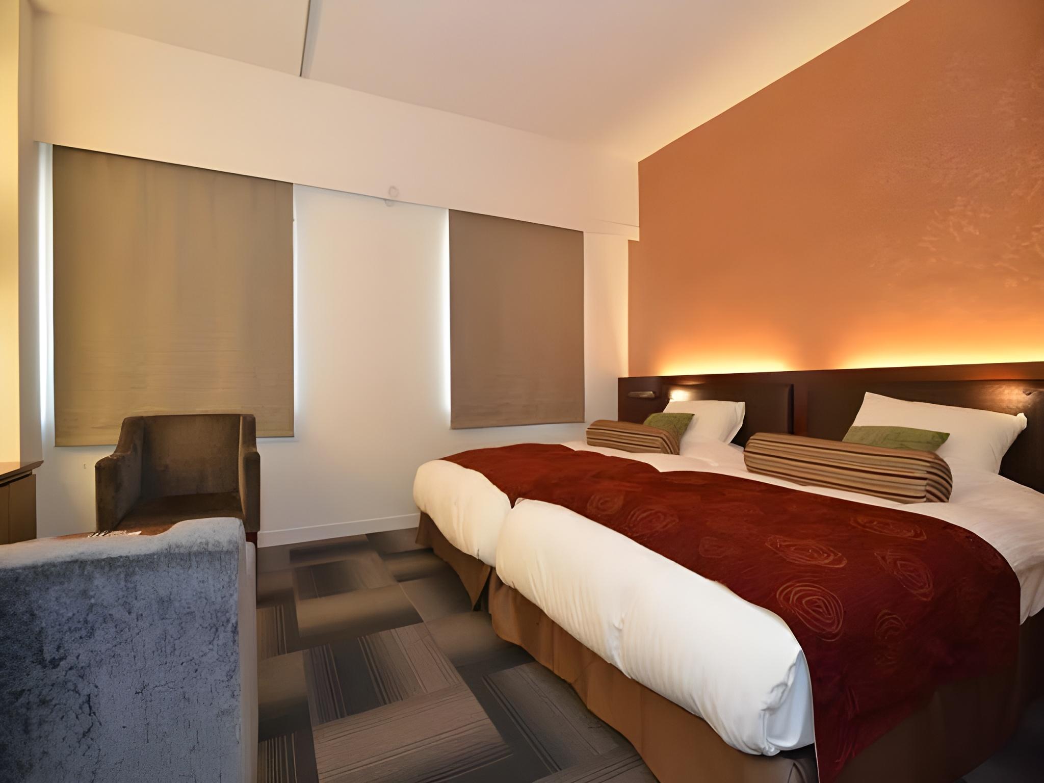 Grand, Triple, Twin Beds