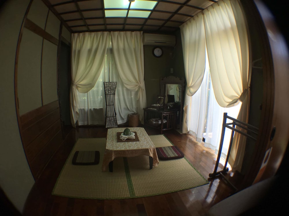 Milk-Ya Women-Only Guest House 23/50