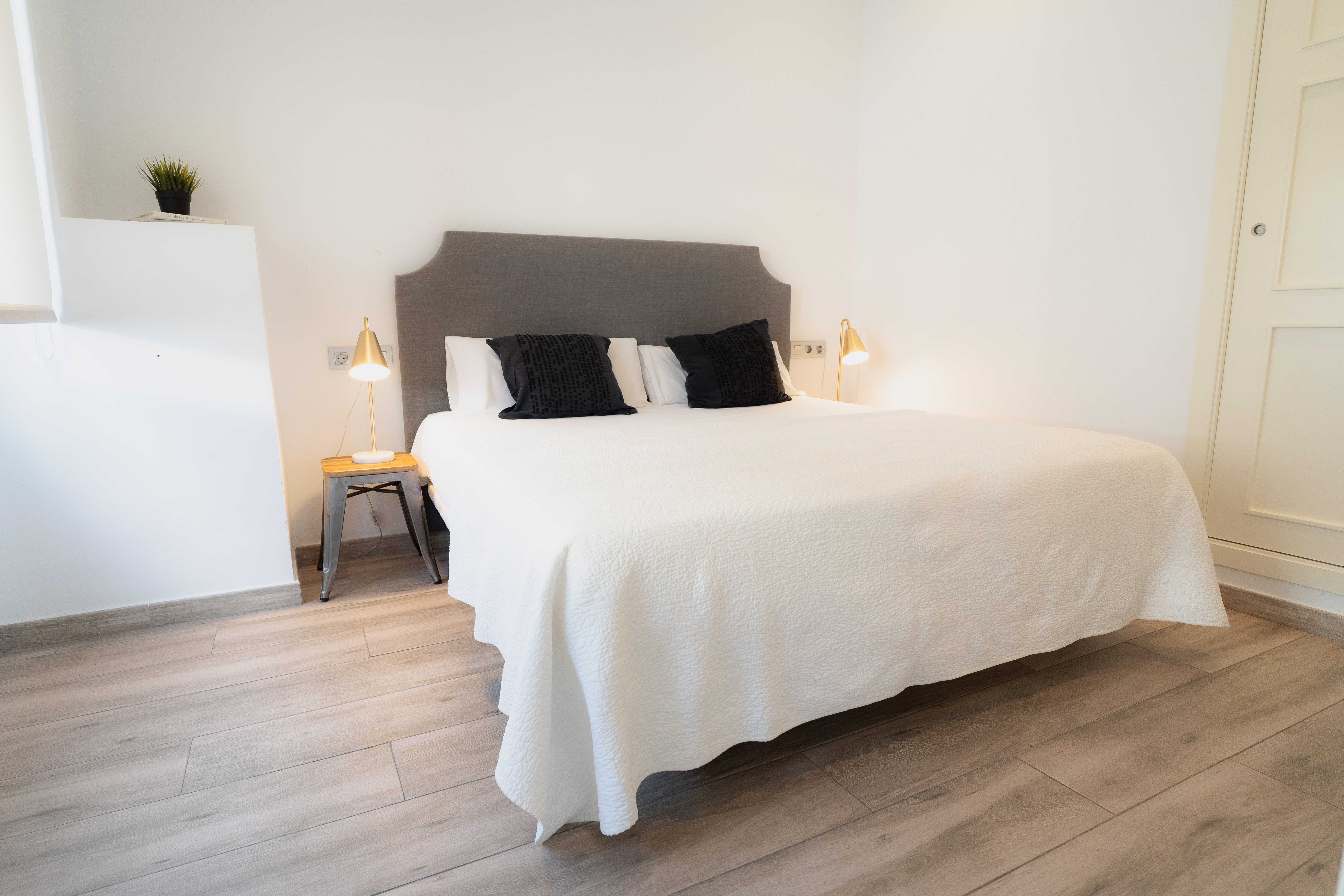 2 BEDROOMS, PENTHOUSE, TERRACE