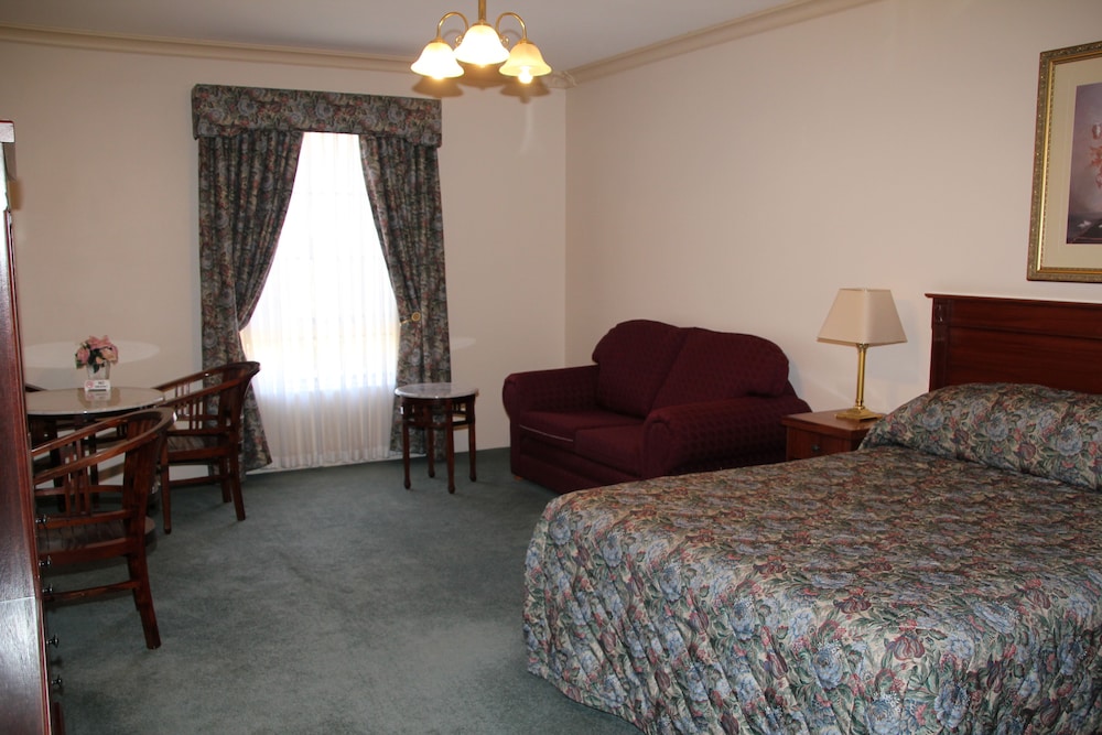 THE LAWSON MOTOR INN 10/31