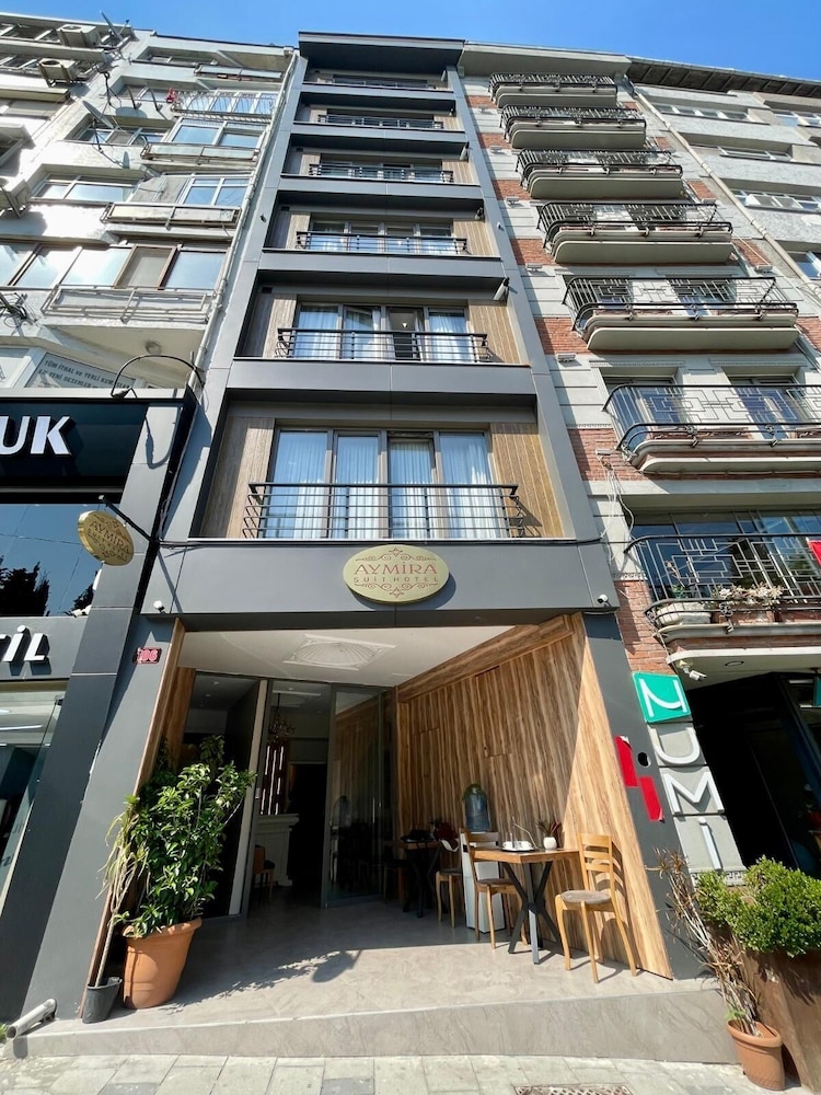 Aymira Suites 2/40