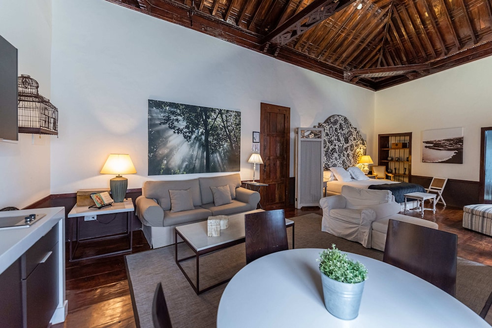 ISLA BAJA SUITES 54/72
