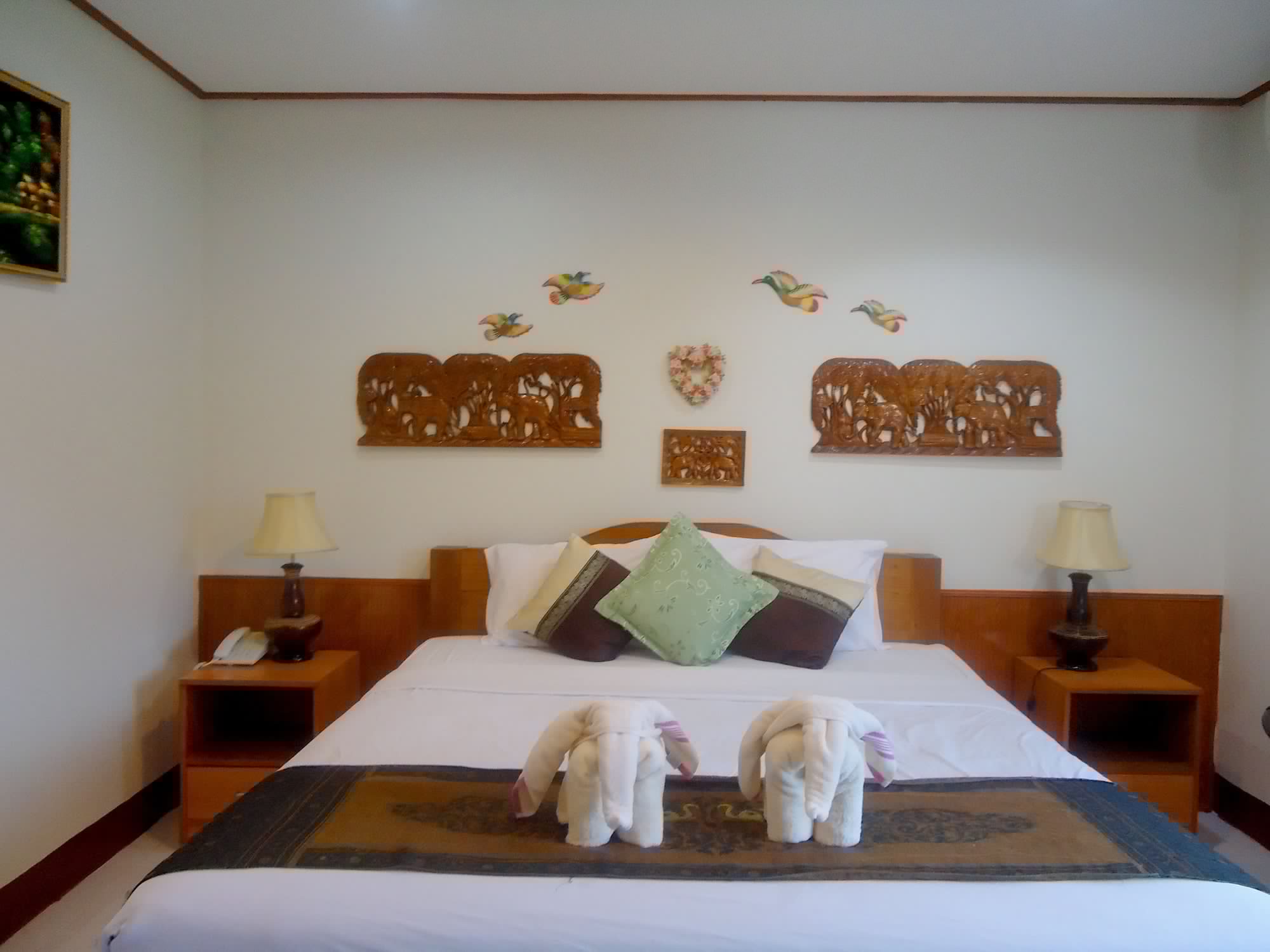 DELUXE, DOUBLE BED