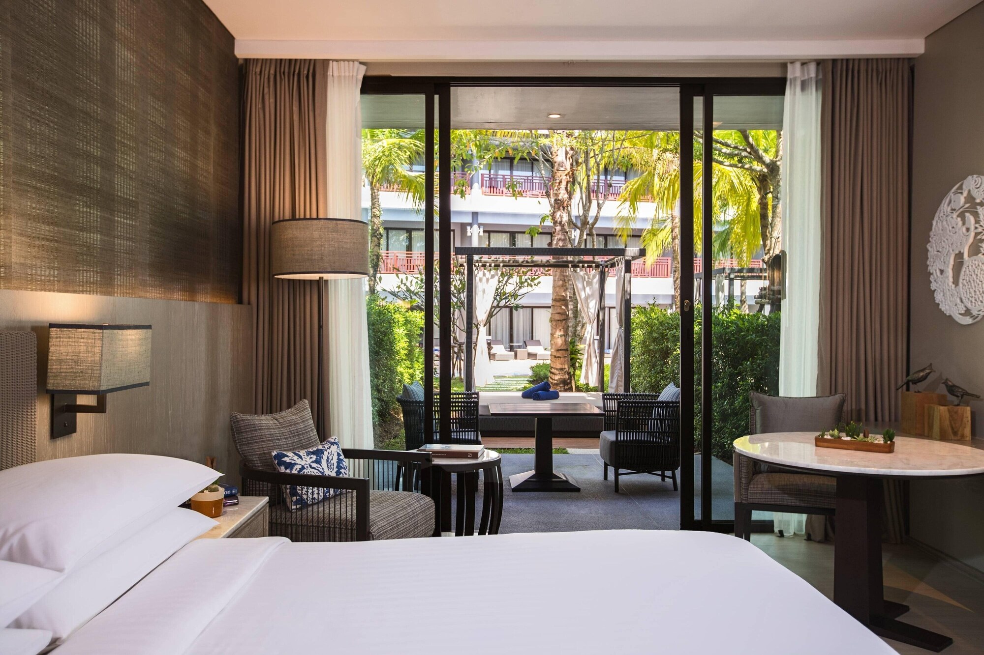 Cabana, King Bed, Garden View