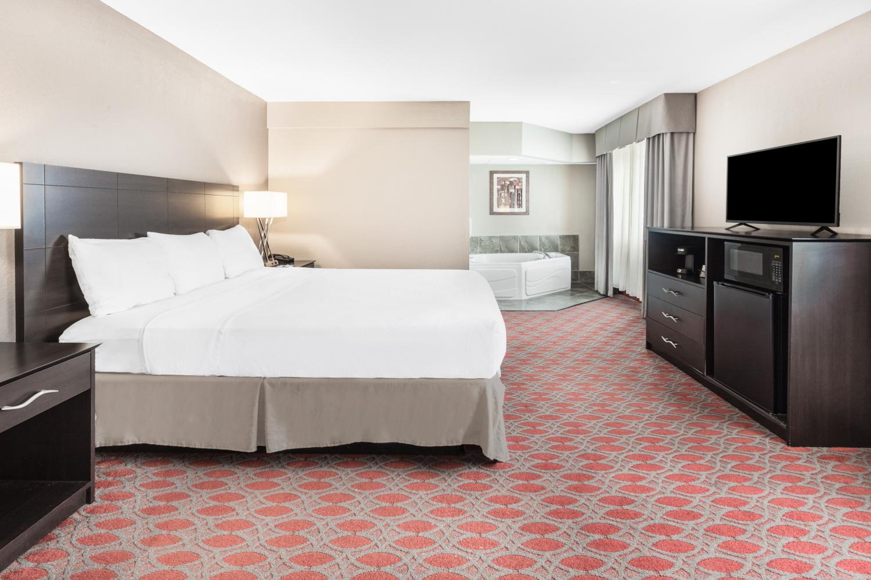 1 Bedroom, Superior, Suite, King Bed, Sofa