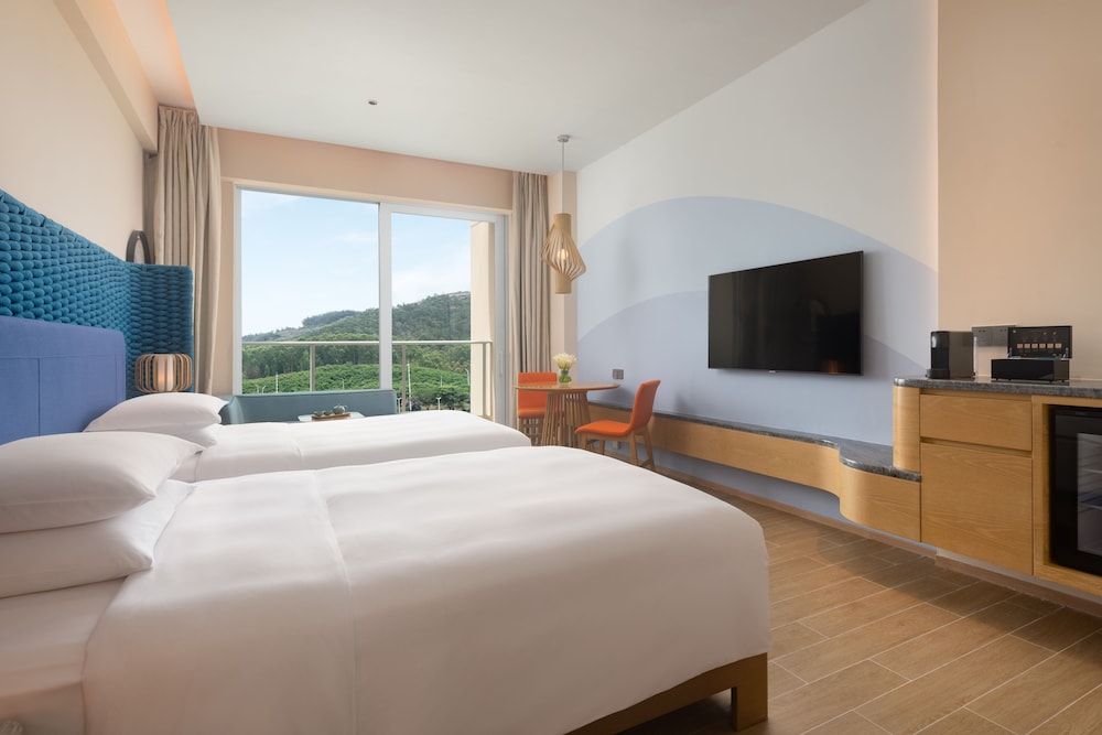 Hyatt Regency Hainan Ocean Paradise Resort 10/50