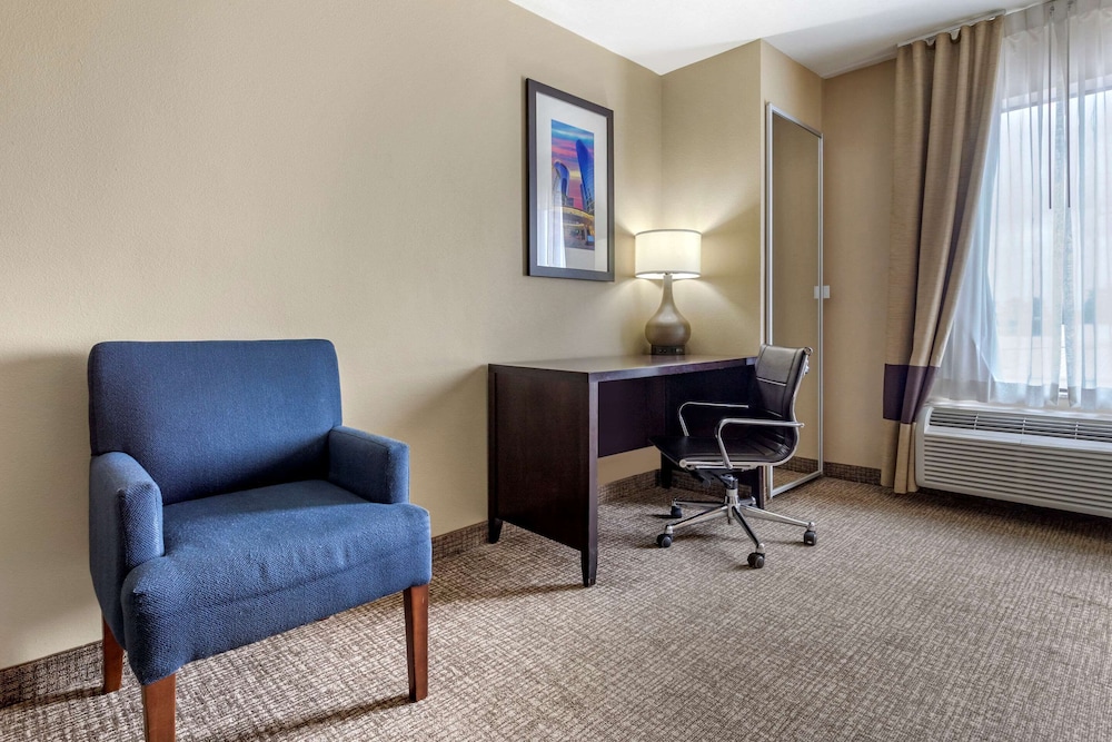 Comfort Inn Suites Fm1960 Champions 50/55
