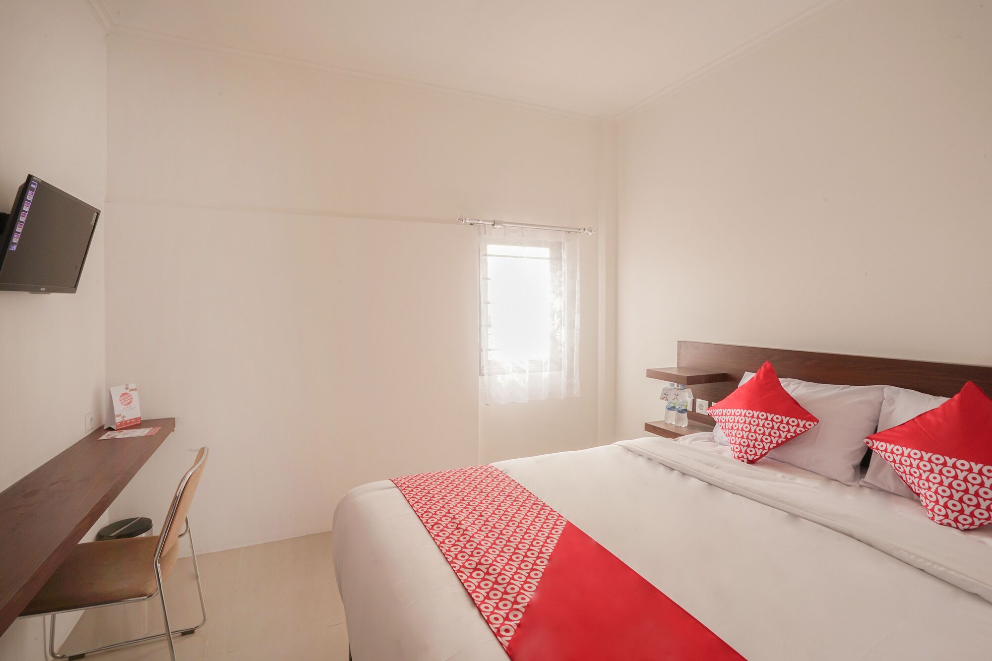 DELUXE, DOUBLE BED
