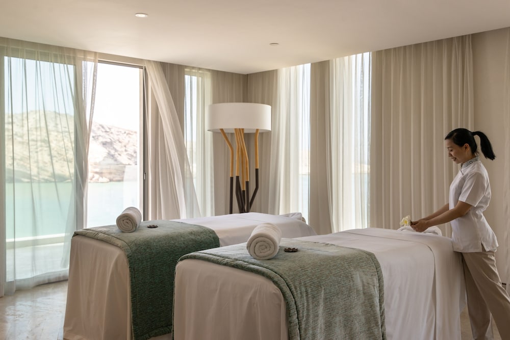 Jumeirah Muscat Bay 36/76