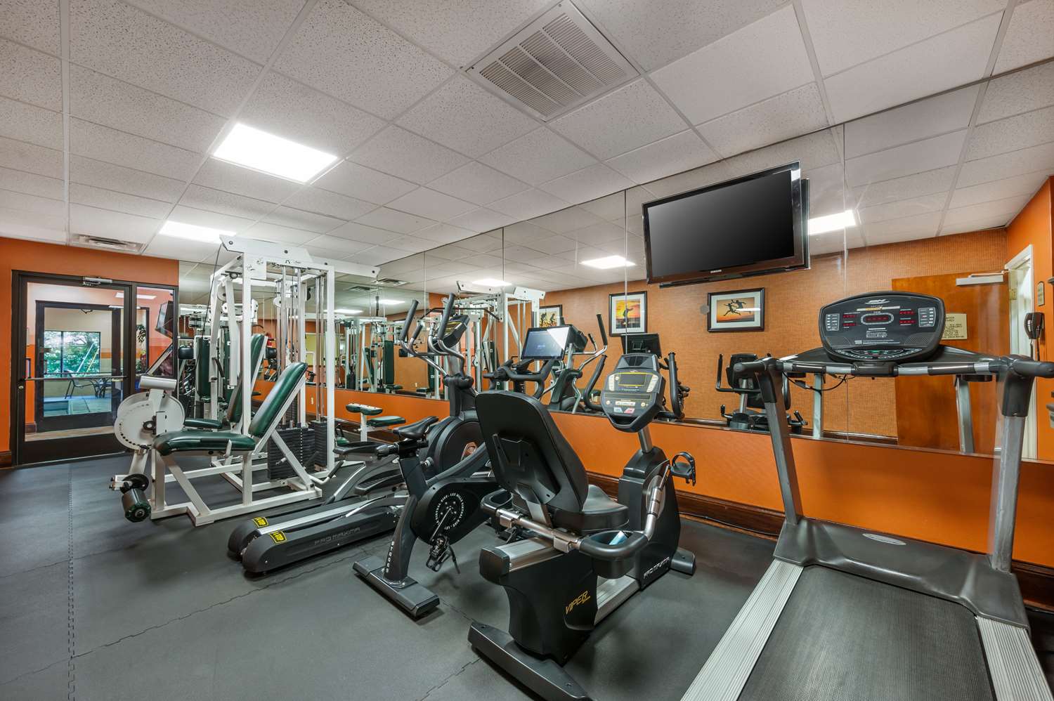 Best Western Plus Georgetown Corporate Center Hotel 24/41