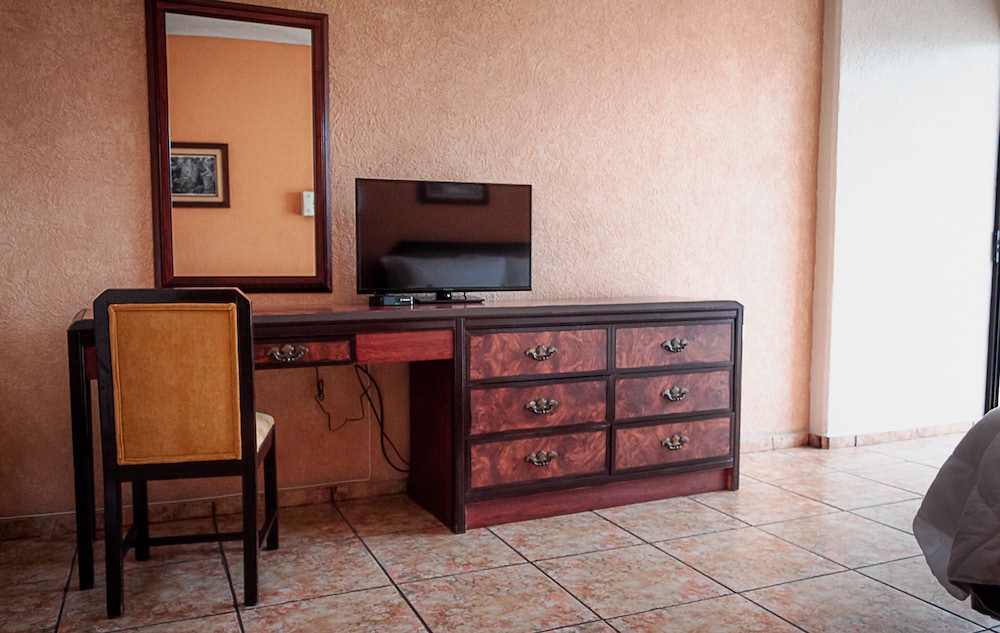 Los Aluxes Hotel 10/50