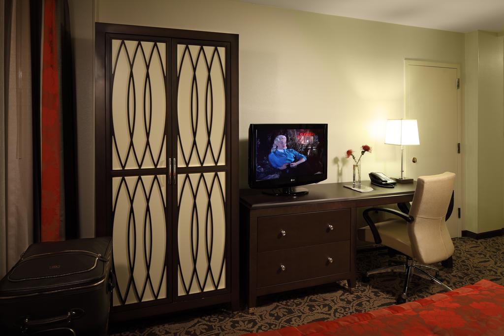 Georgetown University Hotel and Conference Center 16/17